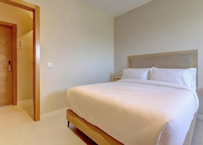 Puerta Almar Pensión