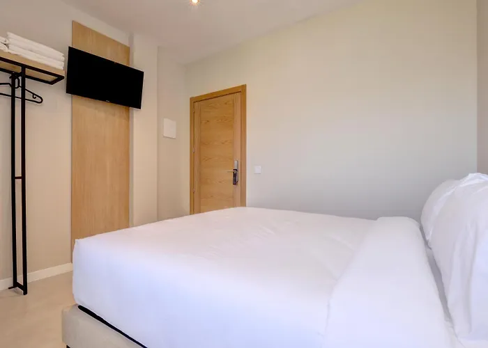 Puerta Almar Pensión